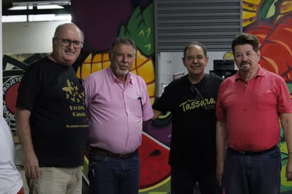 Representantes e apoiadores do Projeto Casulo em encontro institucional